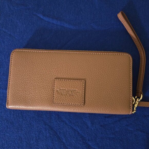 MARC JACOBS THE LEATHER CONTINENTAL WALLET - Picture 2 of 9